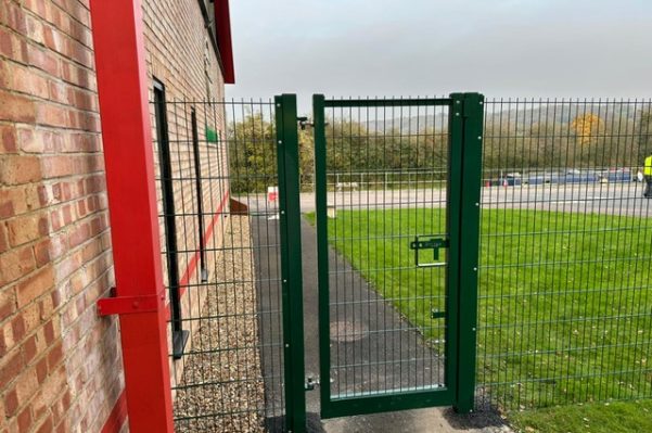 Commercial Mesh Gate